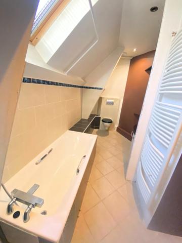 MAISON FAMILIALE imaginée par D. Rougé, Architecte