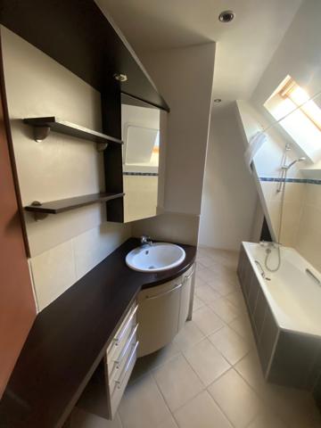 MAISON FAMILIALE imaginée par D. Rougé, Architecte