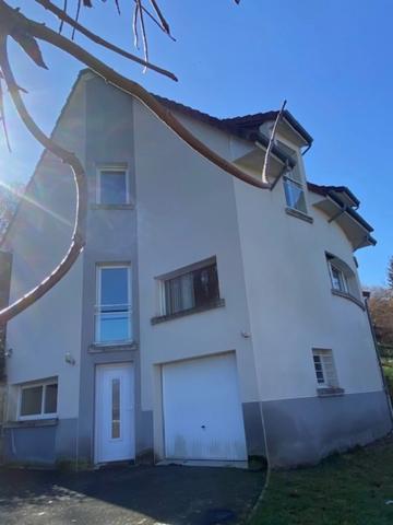 MAISON FAMILIALE imaginée par D. Rougé, Architecte