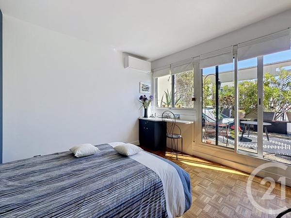 Appartement F2 à vendre  2 pièces - 37 m 2   PARIS  - 75018