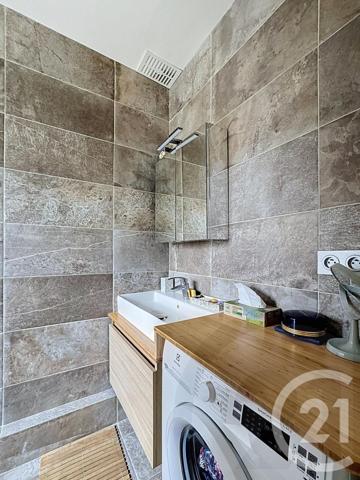 Appartement F2 à vendre  2 pièces - 37 m 2   PARIS  - 75018