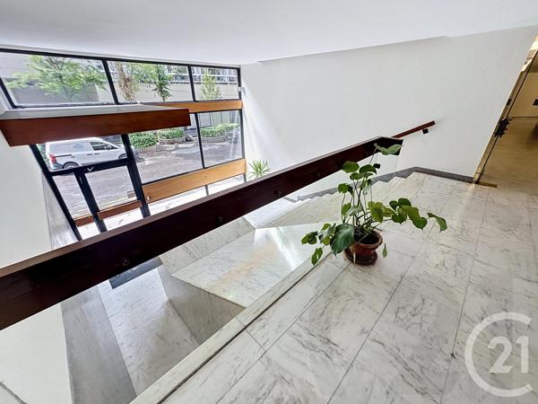 Appartement F2 à vendre  2 pièces - 37 m 2   PARIS  - 75018