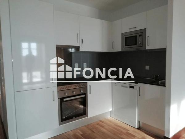 Location Appartement 2 pièces 55.23 m² - 16 QUAI AUX VIVRES Rochefort 17300