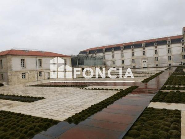 Location Appartement 2 pièces 55.23 m² - 16 QUAI AUX VIVRES Rochefort 17300