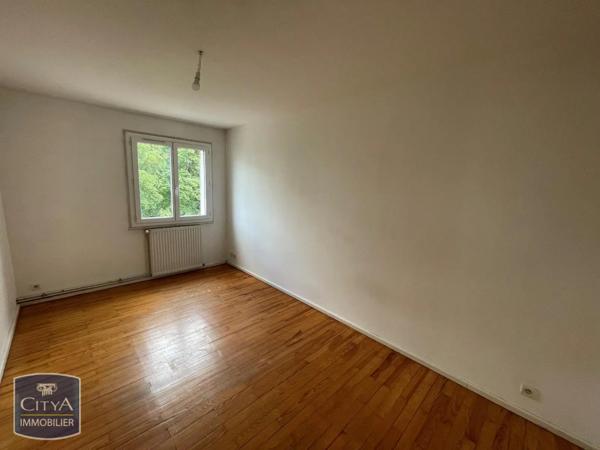 Appartement à louer 5 pièces 82m²