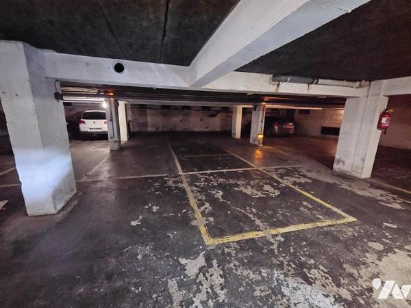 EMPLACEMENT  PARKING DOUBLE RUE DES PONTS DE COMINES LILLE