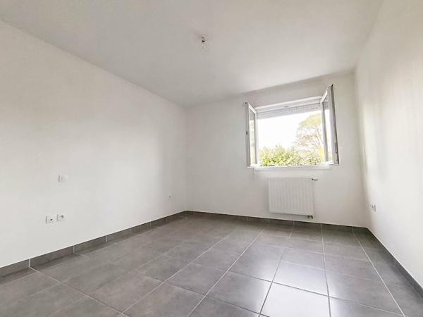 Appartement T3 avec terrasse et parking