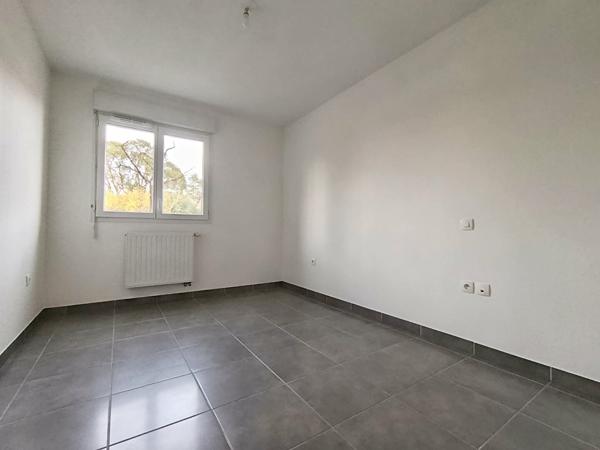 Appartement T3 avec terrasse et parking