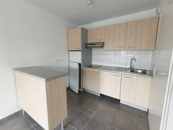 Appartement T3 avec terrasse et parking