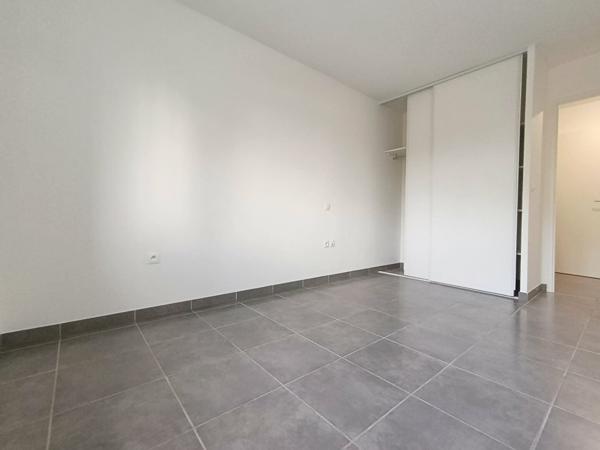 Appartement T3 avec terrasse et parking