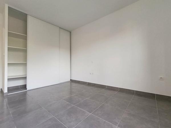 Appartement T3 avec terrasse et parking