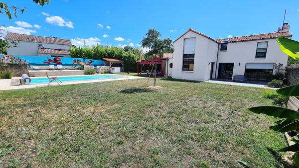 Maison 9 pièces - 252 m² Bien prestige