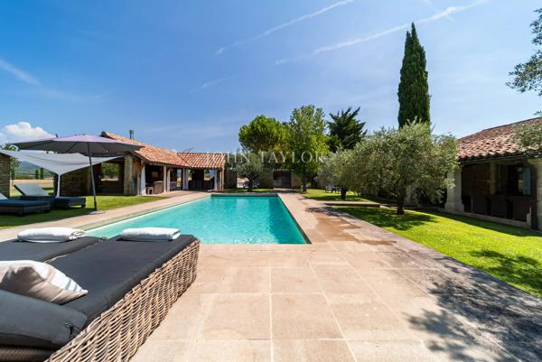Vente Domaine de Prestige à L'Isle-sur-la-Sorgue | Hameau en Pierre du XVIIIe Siècle avec Vue Panoramique