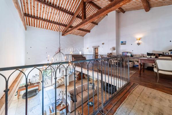 Vente Domaine de Prestige à L'Isle-sur-la-Sorgue | Hameau en Pierre du XVIIIe Siècle avec Vue Panoramique