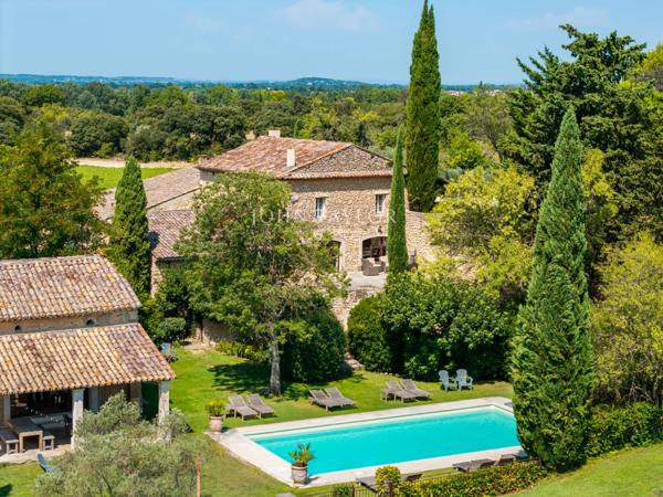 Vente Domaine de Prestige à L'Isle-sur-la-Sorgue | Hameau en Pierre du XVIIIe Siècle avec Vue Panoramique