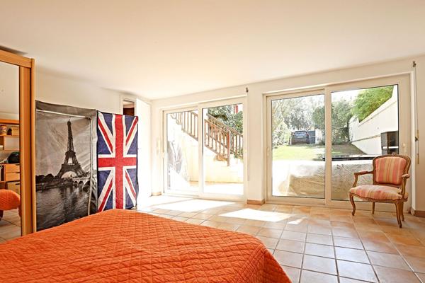 Maison de 136,21m²-Nanterre proche centre €846 450 ** - Référence 15352