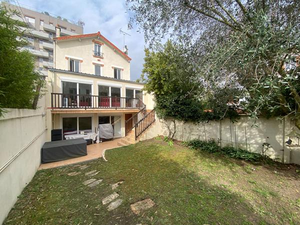 Maison de 136,21m²-Nanterre proche centre €846 450 ** - Référence 15352