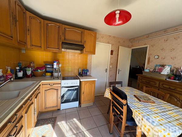 Maison à vendre à Châteaudun - 4 pièces avec garage et panneaux solaires