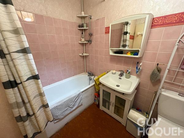 Maison à vendre à Châteaudun - 4 pièces avec garage et panneaux solaires