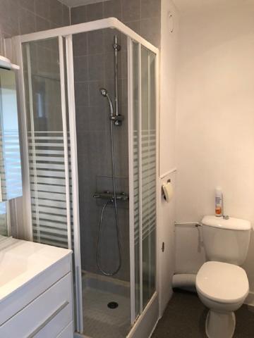 Studio entièrement rénové de 28 m² proche gare de sen