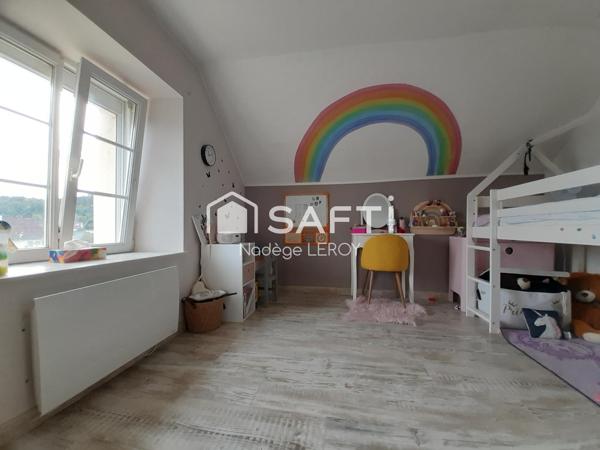 Maison 4 chambres sur sous-sol avec terrasse
