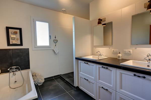 Monclar (47380) Charmante aison de plein pied en parfait état avec vue et jardin