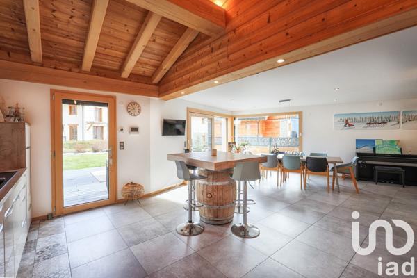 Maison traditionnelle 7 pièces de 194 m² à Aussois (73500)