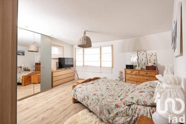 Maison traditionnelle 7 pièces de 194 m² à Aussois (73500)