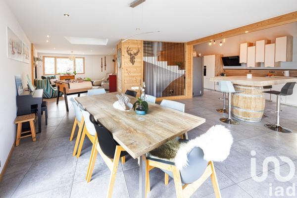 Maison traditionnelle 7 pièces de 194 m² à Aussois (73500)