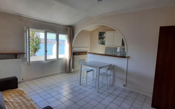 Appartement à louer    1 pièce • 23,13 m2 Grigny