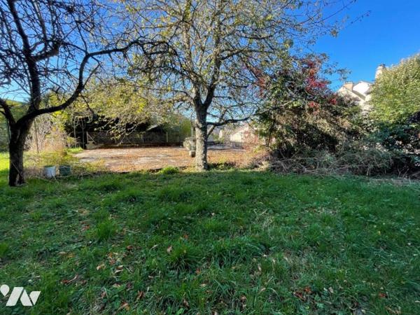 MAISON DE CARACTERE A VENDRE A AUMONT AUBRAC