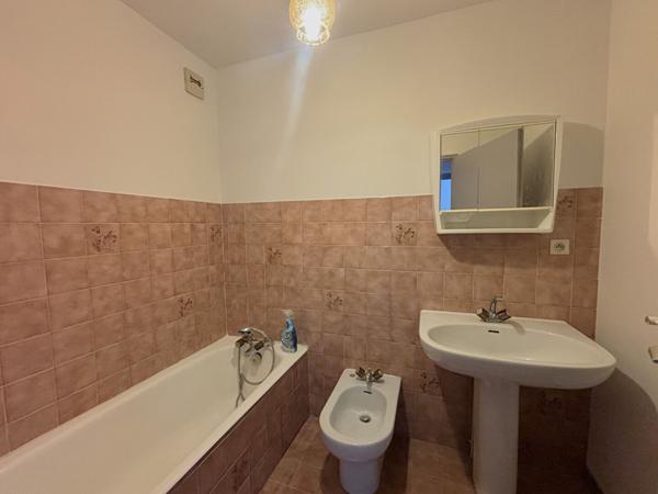 Appartement 2 pièces avec balcon et cave, en plein centre de La Motte-Servolex