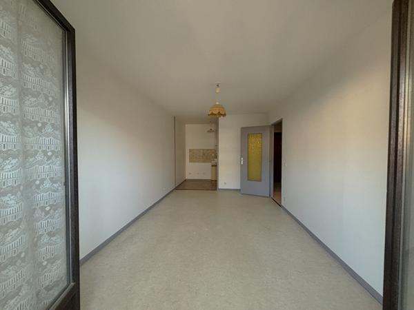 Appartement 2 pièces avec balcon et cave, en plein centre de La Motte-Servolex