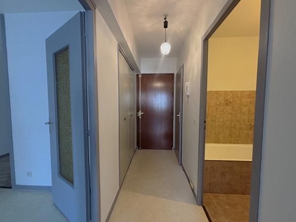 Appartement 2 pièces avec balcon et cave, en plein centre de La Motte-Servolex