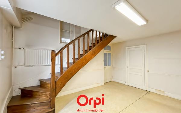 Maison à vendre    3 pièces •  Montluçon