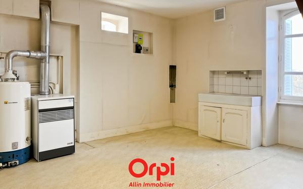 Maison à vendre    3 pièces •  Montluçon