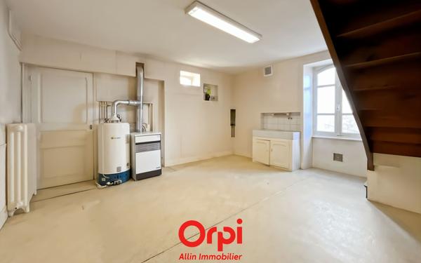 Maison à vendre    3 pièces •  Montluçon