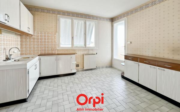 Maison à vendre    3 pièces •  Montluçon