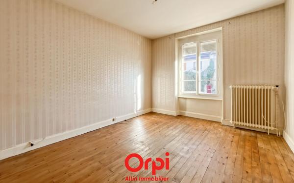 Maison à vendre    3 pièces •  Montluçon