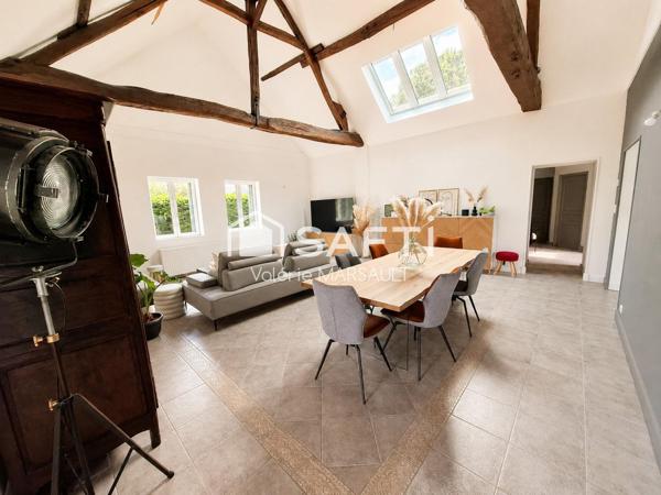 Maison de 160 m² avec piscine et dépendances