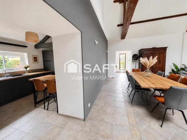 Maison de 160 m² avec piscine et dépendances