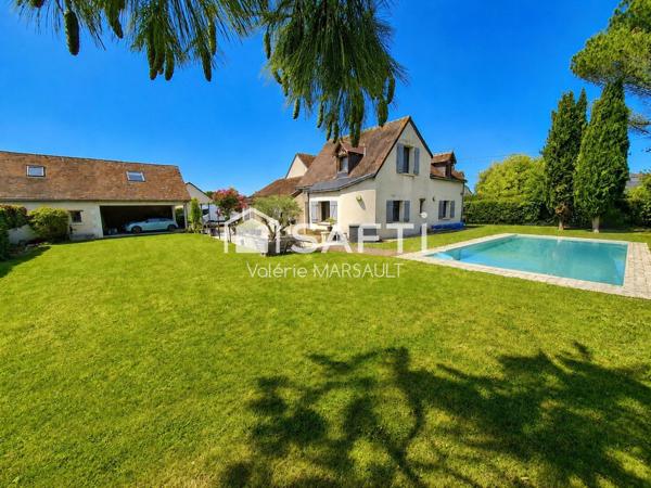 Maison de 160 m² avec piscine et dépendances