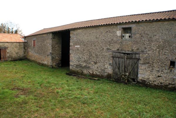 BATIMENTS A RENOVER TRANSFORMABLE EN HABITABLE