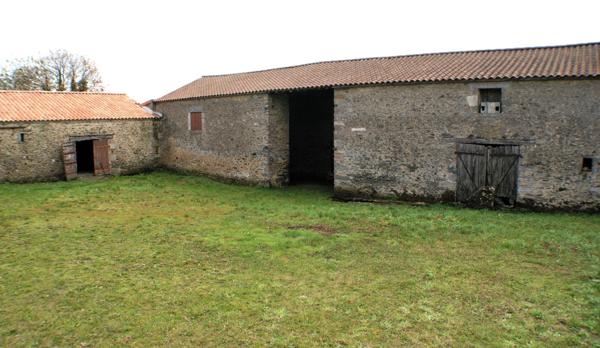 BATIMENTS A RENOVER TRANSFORMABLE EN HABITABLE