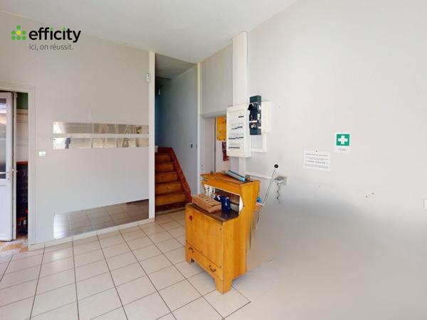 Fonds De Commerce
        
        - 142 m² Exclusivité 149 900 € *