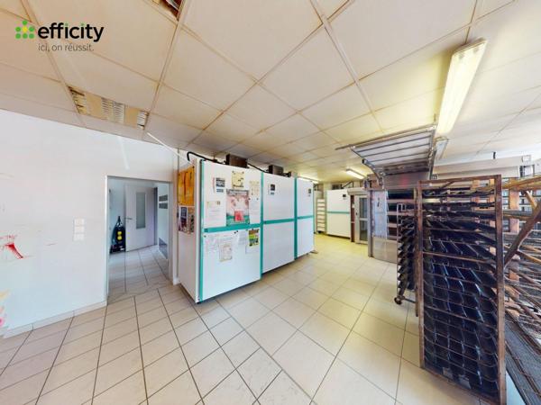 Fonds De Commerce
        
        - 142 m² Exclusivité 149 900 € *