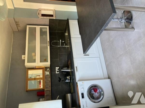 Maison semi-mitoyenne rénovée et garage