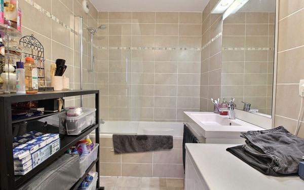 Appartement à vendre    3 pièces • 60 m2 Marseille 10