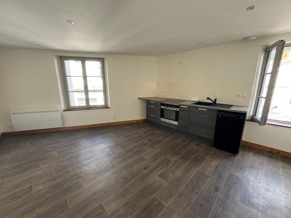 Appartement à louer 460 € CC Ligueil 3 p 62 m² DPE D