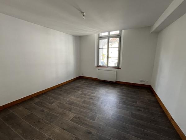 Appartement à louer 460 € CC Ligueil 3 p 62 m² DPE D